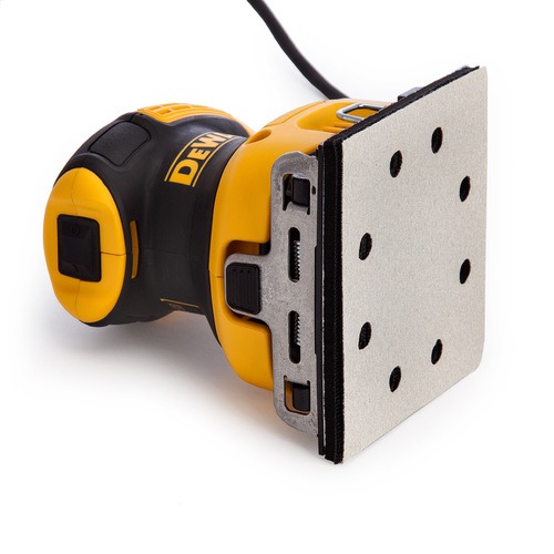 Lixadeira orbital 230 watts 112 x 112 mm com coletor de pó - DWE6411 220V Lixadeira orbital 230 watts 112 x 112 mm com coletor de pó - DWE6411 220V
