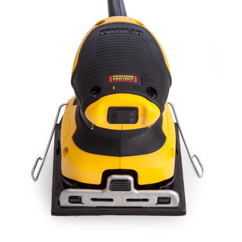 Lixadeira orbital 230 watts 112 x 112 mm com coletor de pó - DWE6411 220V Lixadeira orbital 230 watts 112 x 112 mm com coletor de pó - DWE6411 220V