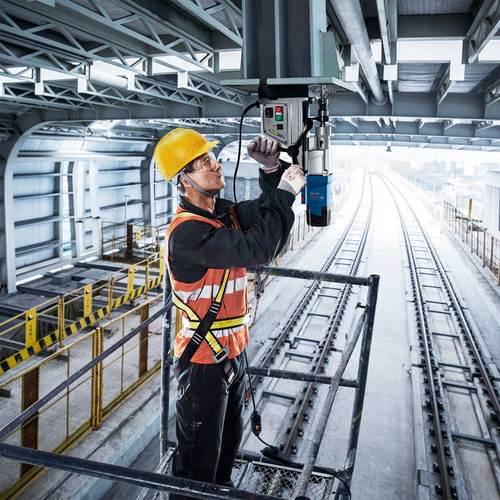 Furadeira com base magnética 1.200 watts 2 velocidades - GBM 50-2 220V Furadeira com base magnética 1.200 watts 2 velocidades - GBM 50-2 220V