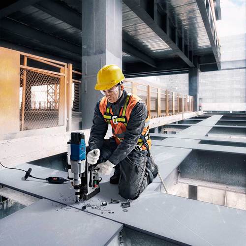 Furadeira com base magnética 1.200 watts 2 velocidades - GBM 50-2 220V Furadeira com base magnética 1.200 watts 2 velocidades - GBM 50-2 220V