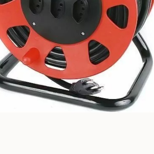 Extensão elétrica 30 metros 3 x 2,50 mm 2P+T 20A com carretel - MAXIPRO Extensão elétrica 30 metros 3 x 2,50 mm 2P+T 20A com carretel - MAXIPRO