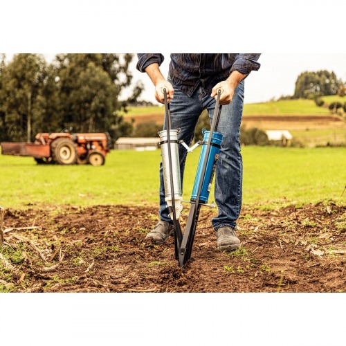 Plantadeira e adubadeira manual metálica 1,5L - 77695/202 Plantadeira e adubadeira manual metálica 1,5L - 77695/202