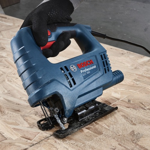 Serra tico tico 500 watts capacidade de corte 68 mm com velocidade variável - GST 680 110V Serra tico tico 500 watts capacidade de corte 68 mm com velocidade variável - GST 680 110V