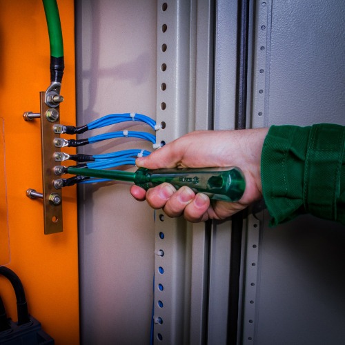 Chave de fenda isolada 1/8 x 3