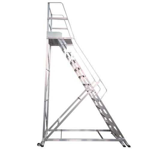 Escada plataforma de alumínio 3.25 m c/ 12 degraus + patamar Escada plataforma de alumínio 3.25 m c/ 12 degraus + patamar