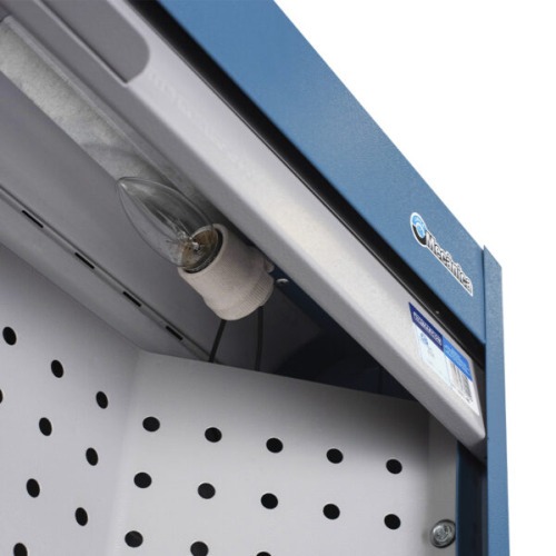 Arm�rio para ferramentas com chapa perfurada e persiana em pvc - AM-7