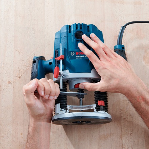 Tupia de coluna 1.300 watts pinça de 6mm/ 1/4 Tupia de coluna 1.300 watts pinça de 6mm/ 1/4