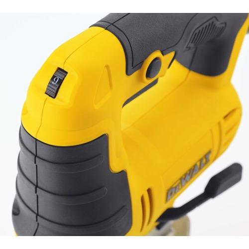 Serra tico tico 650 watts velocidade variável e ação pendular - DWE300 110V Serra tico tico 650 watts velocidade variável e ação pendular - DWE300 110V