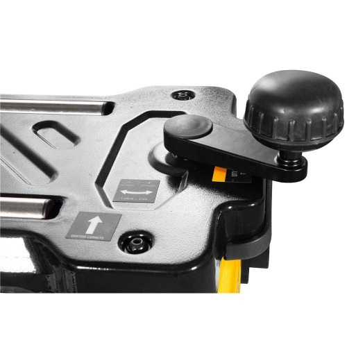 Plaina desengrossadeira 1500 watts - PDV 1500 220V Plaina desengrossadeira 1500 watts - PDV 1500 220V