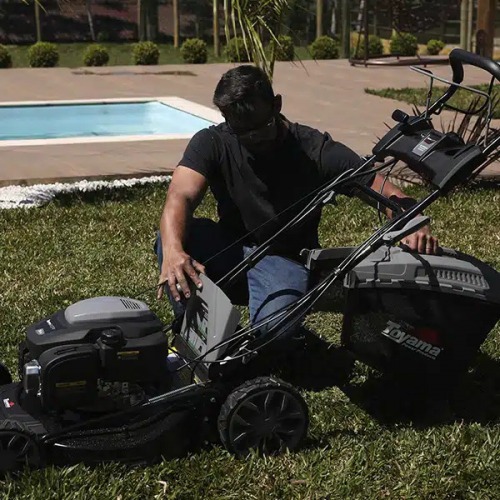 Cortador de grama a gasolina 7,5 hp 56 cm com recolhedor e tração - TLM560TRMSE-75XP Cortador de grama a gasolina 7,5 hp 56 cm com recolhedor e tração - TLM560TRMSE-75XP