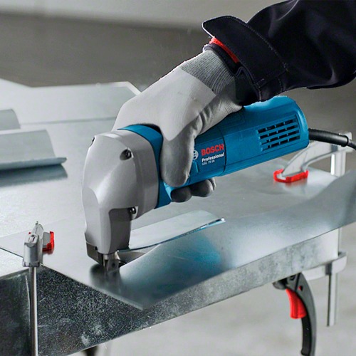 Tesoura faca 750 watts para cortes retos e curvos em aço - GSC 75-16 220V Tesoura faca 750 watts para cortes retos e curvos em aço - GSC 75-16 220V