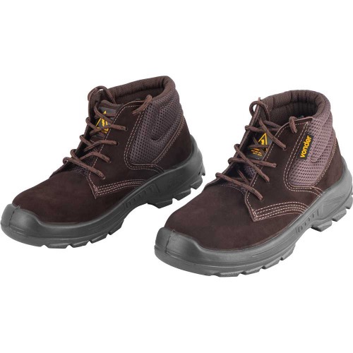 Botina em couro nobuck com cadar�o sem biqueira