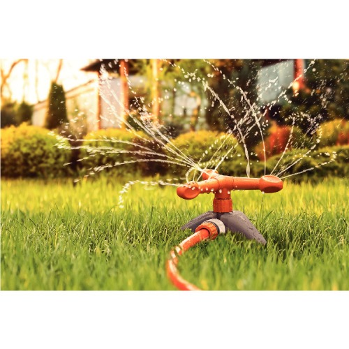 Aspersor circular com base de apoio e pontalete 