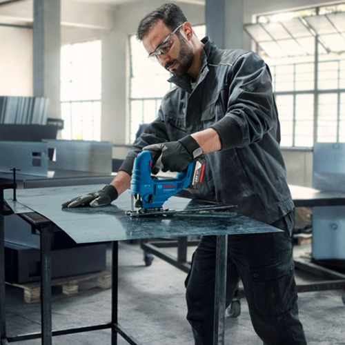 Serra tico tico a bateria 18V Brushless Sem bateria - GST 183-L Serra tico tico a bateria 18V Brushless Sem bateria - GST 183-L