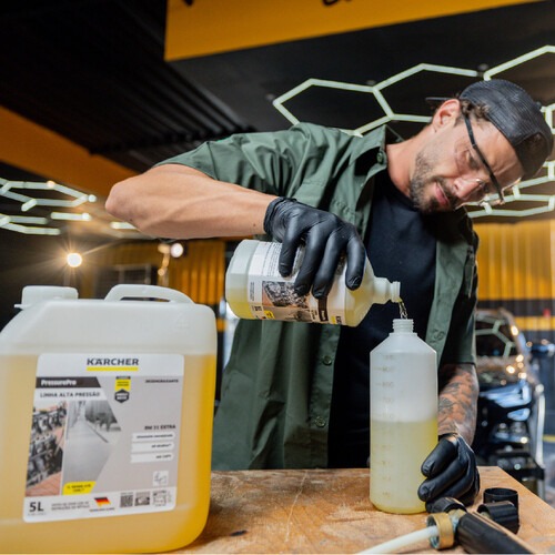 Detergente desengraxante ultra concentrado 1 Litro - PressurePro RM 31 Detergente desengraxante ultra concentrado 1 Litro - PressurePro RM 31
