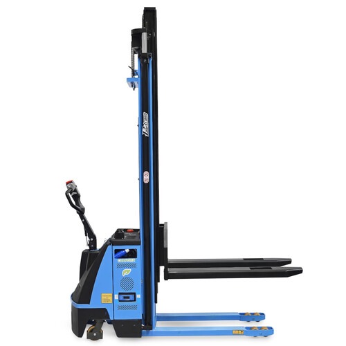 Empilhadeira elétrica tracionaria 4,50 m 1.600 kg com bateria lítio e carregador - PTL 1645 Fast Empilhadeira elétrica tracionaria 4,50 m 1.600 kg com bateria lítio e carregador - PTL 1645 Fast