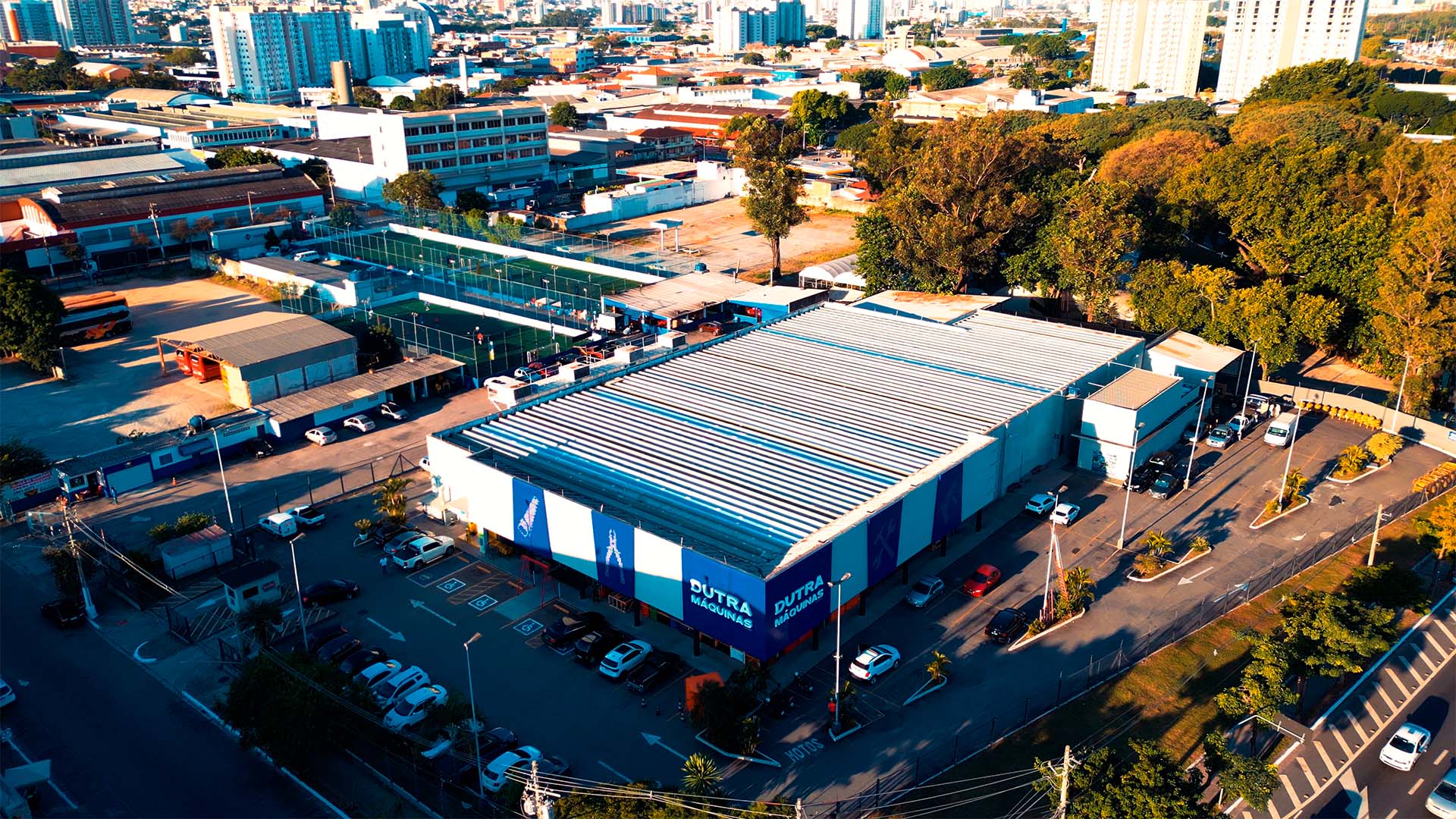 Foto da loja Dutra Máquinas na Vila Guilherme em São Paulo/SP